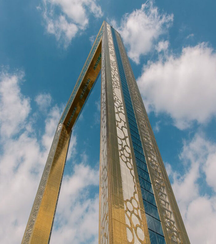 بازدید از برج قاب دبی
