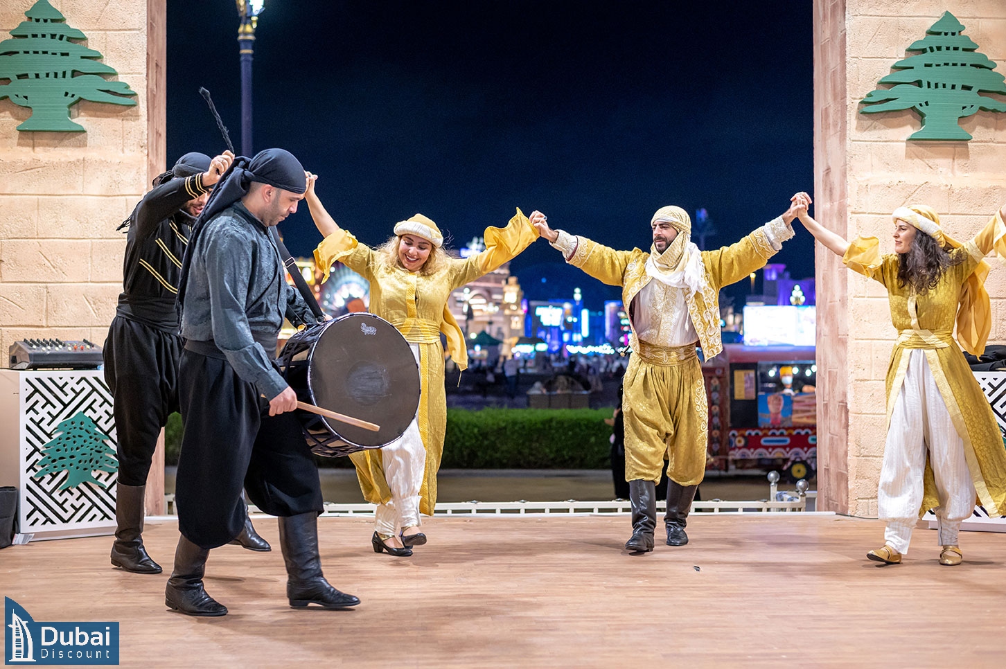 موسیقی در دهکده جهانی