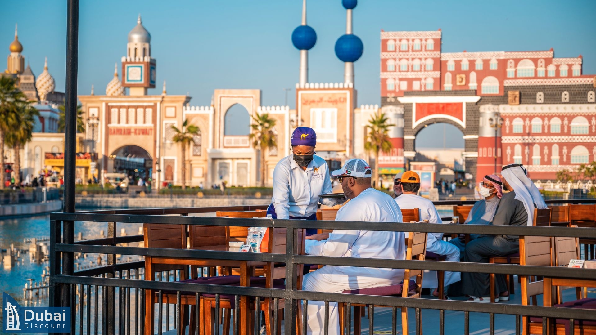 غذاخوری های دهکده جهانی-33