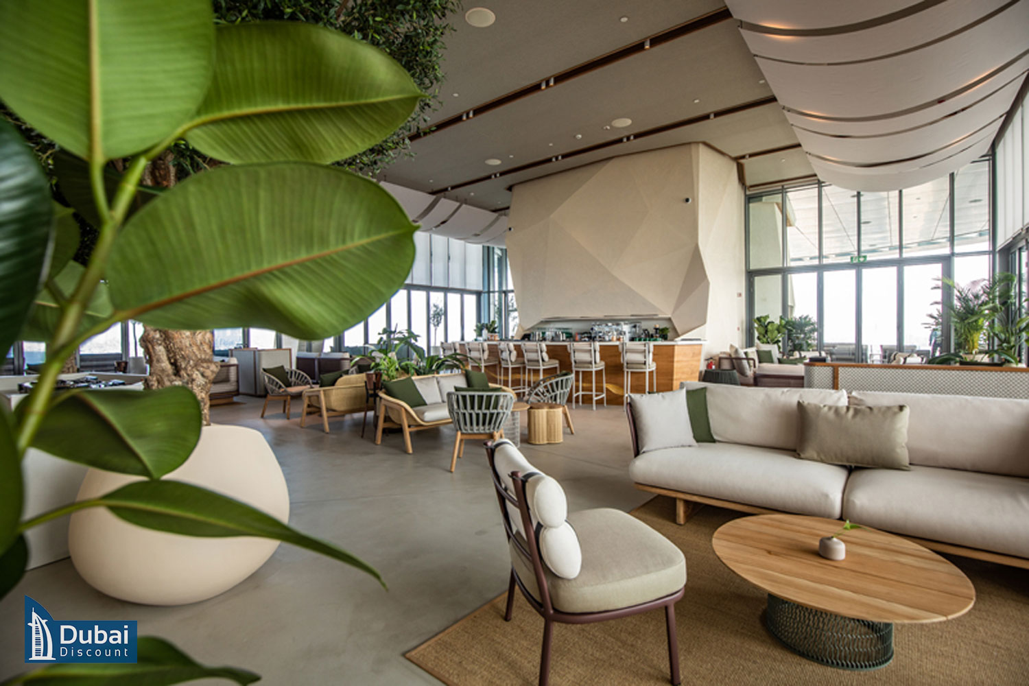 استخر اینفینیتی (آئورا Aura)