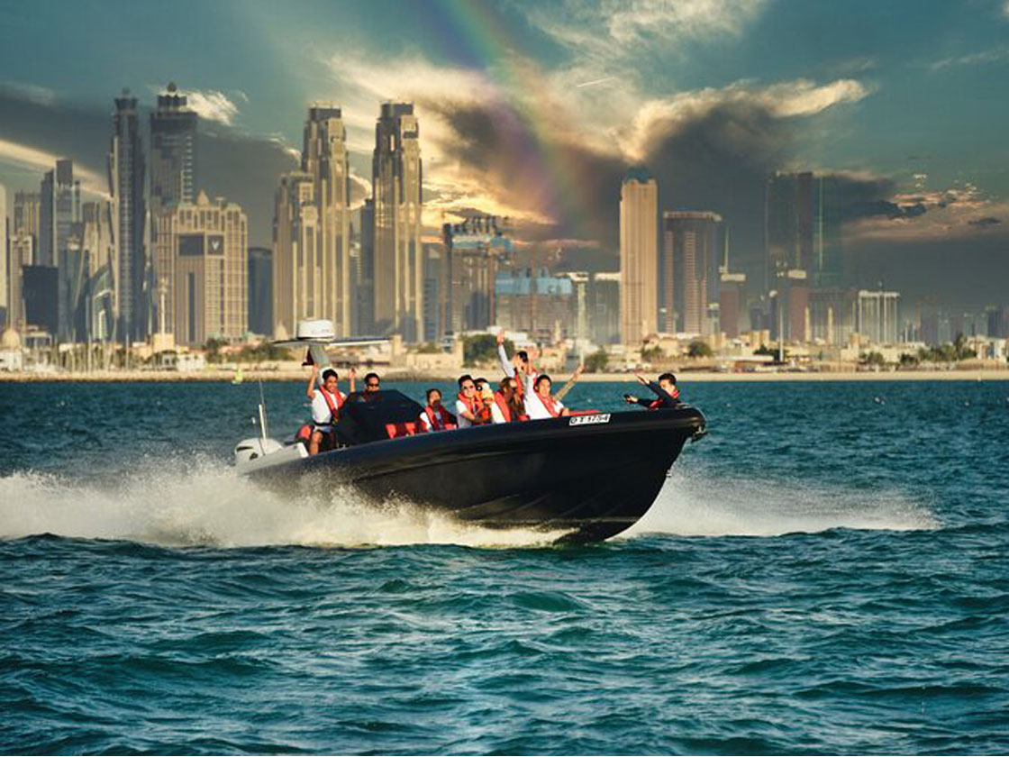 تفریحات آبی و دریایی هیجان انگیز در دبی