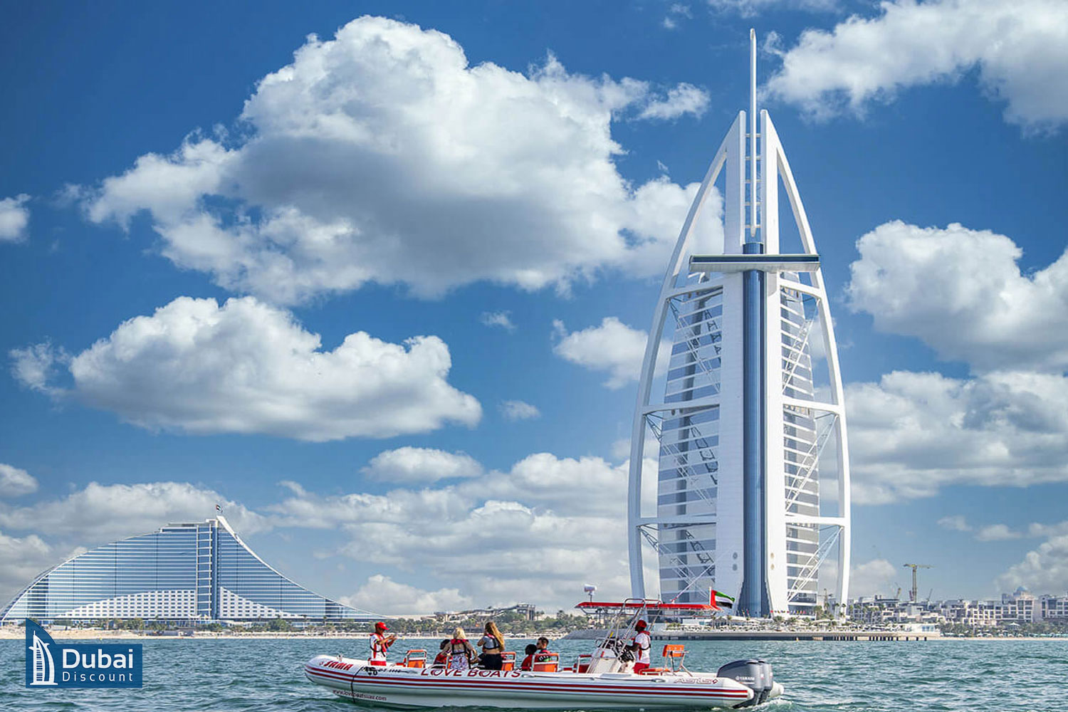 قایق عشق دبی
