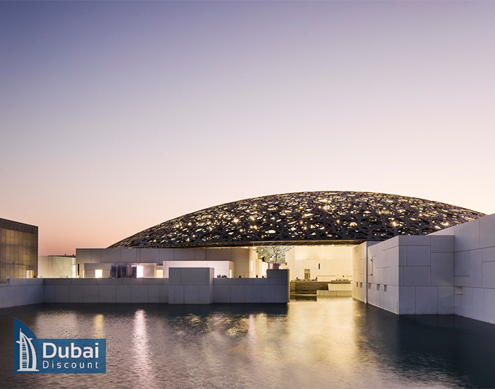 نمای بیرونی موزه لوور