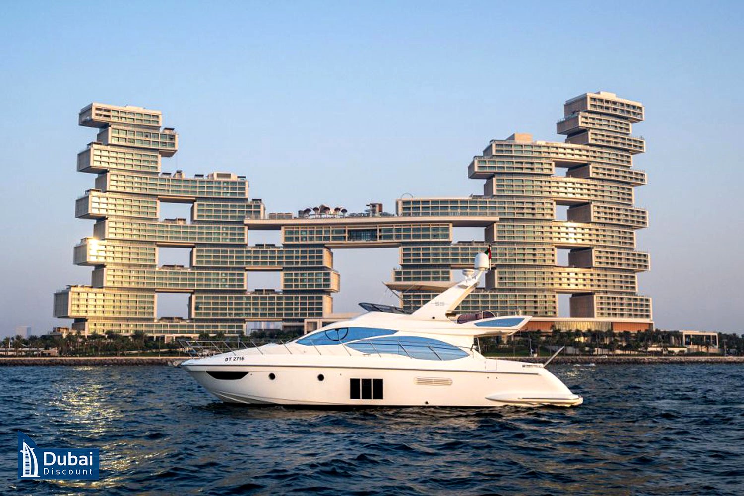 غذا و نوشیدنی در تور کشتی یات اسکای واکر دبی