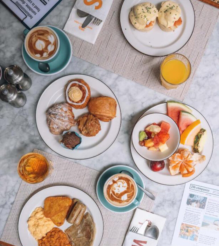 صبحانه هتل 25ساعت