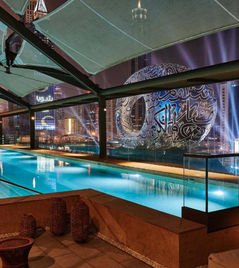 استخر هتل 25ساعت