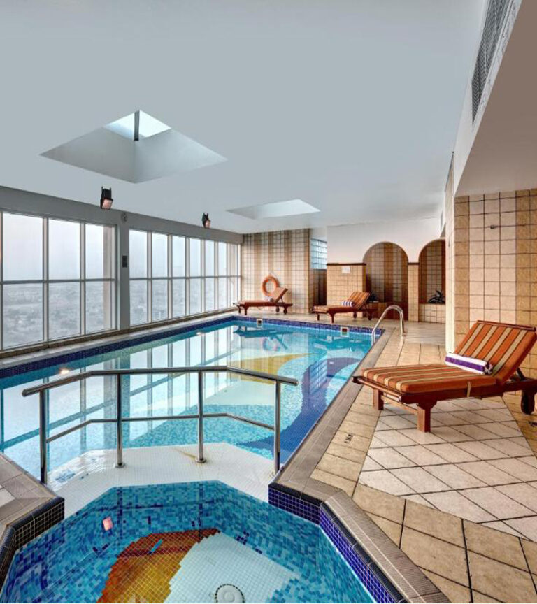 استخر هتل امارات گرند