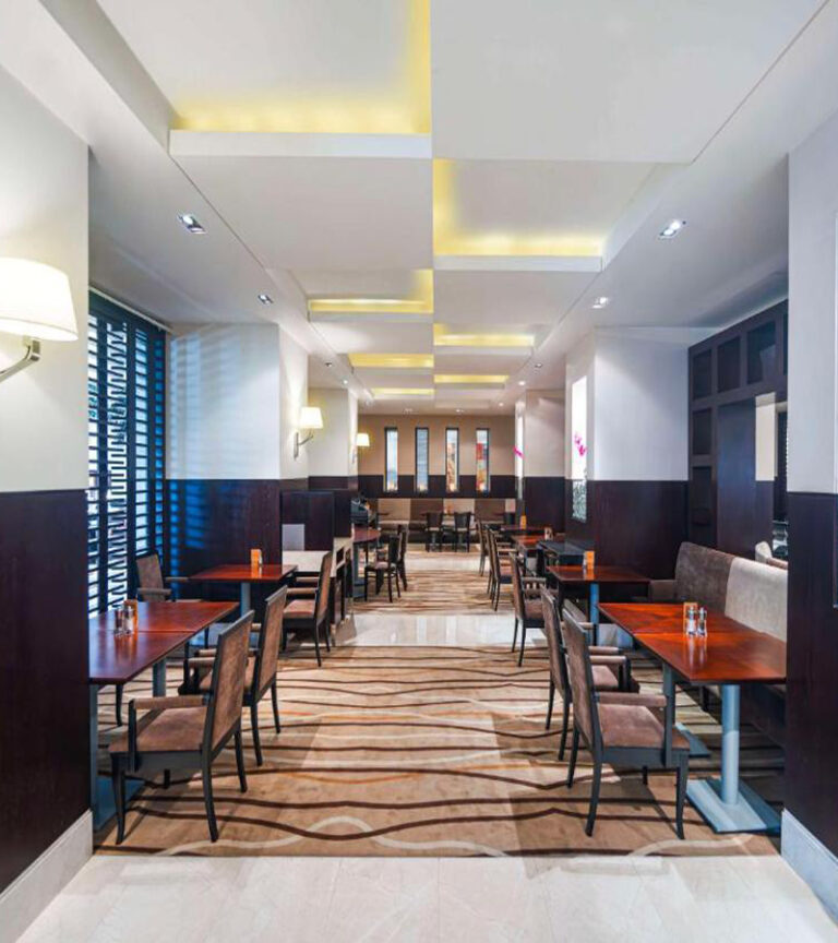 رستوران هتل حیات ریجنسی