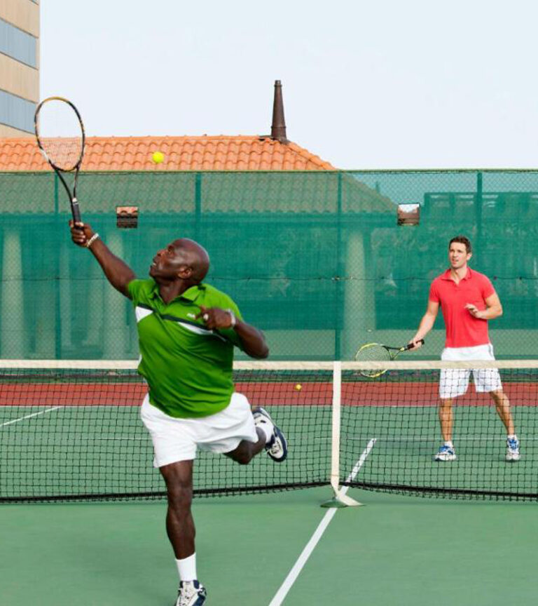 زمین تنیس هتل حیات ریجنسی