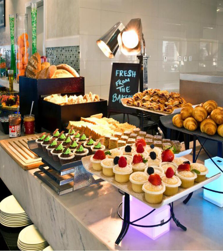 صبحانه هتل د تاور پلازا