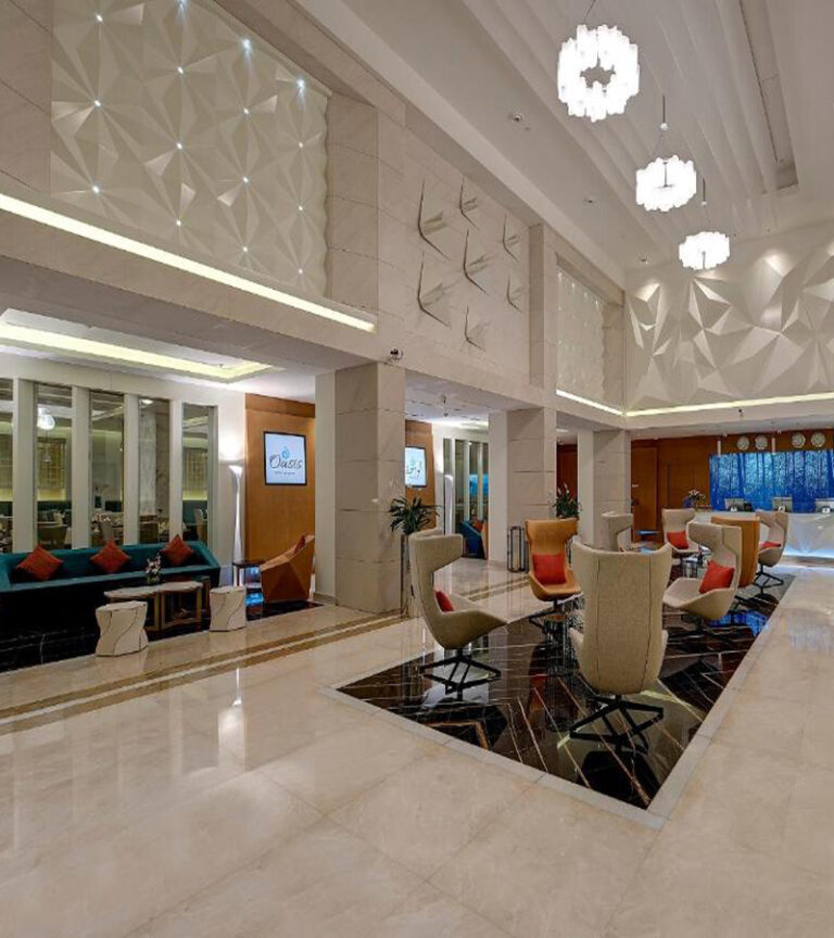 لابی هتل رویال کانتیننتال