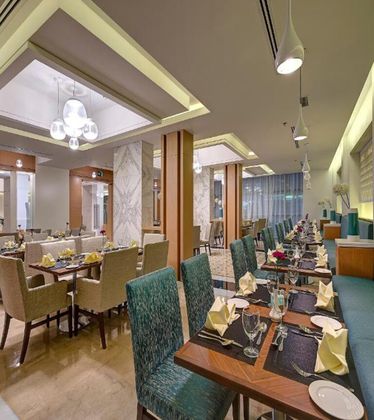 رستوران هتل رویال کانتیننتال