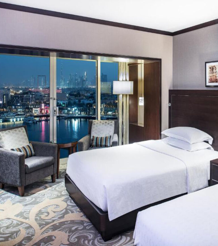 تور هتل شرایتون کریک اند تاورز