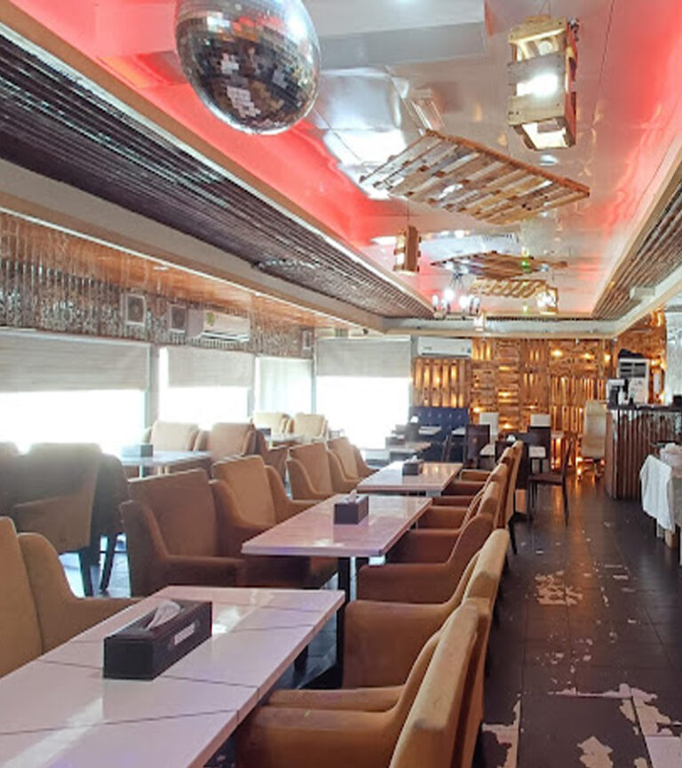 رستوران هتل کینگز پارک