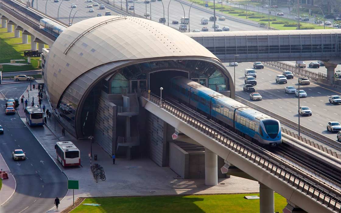 هر آنچه باید درباره ساعت کار مترو دبی بدانید