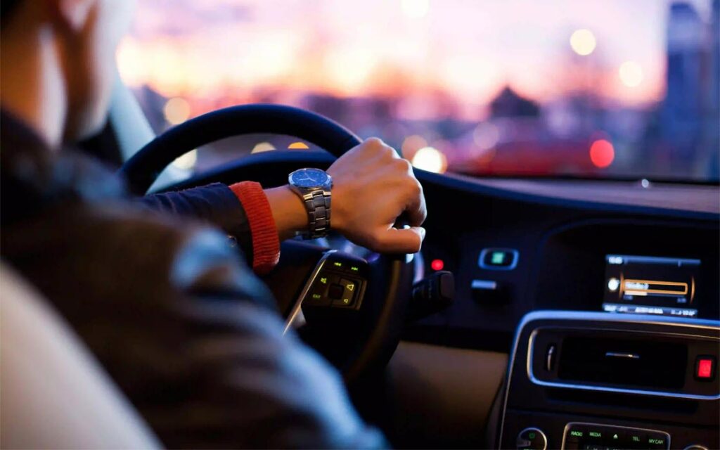 تجربه اجاره ماشین در دبی: از رزرو تا تحویل خودرو