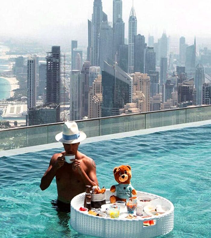 هزینه بلیط استخر اینفینیتی زتا 77 ZETA دبی